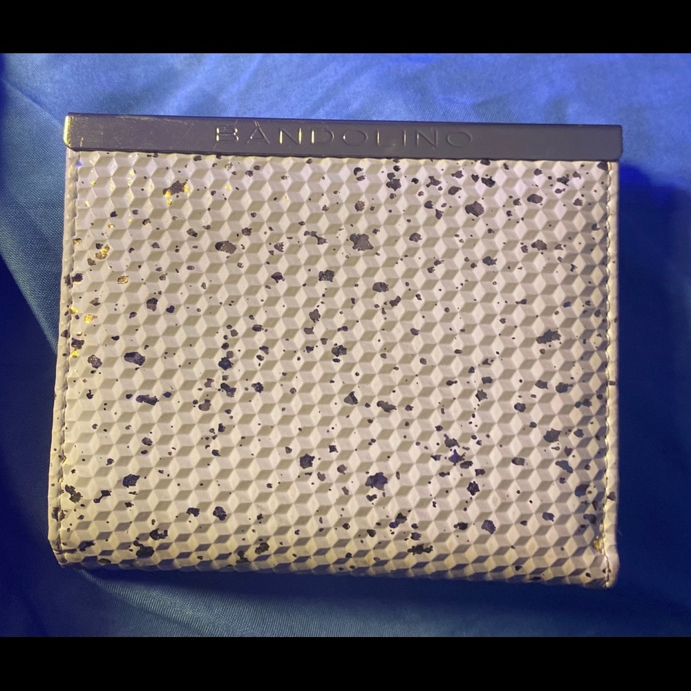 Bandolino wallet